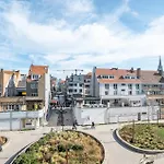 And Bright With Parking For 8 Lejlighed Oostende