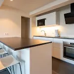 And Bright With Parking For 8 *