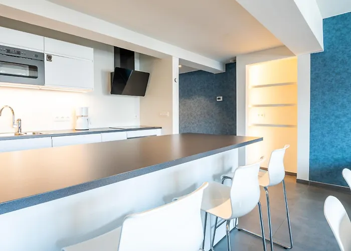 And Bright With Parking For 8