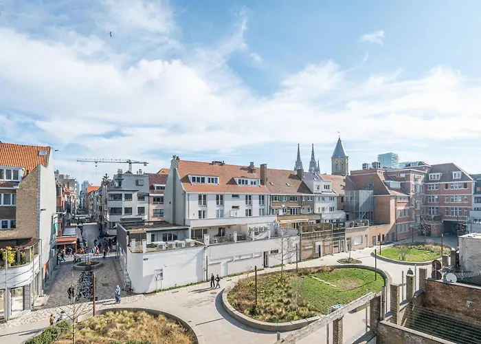 And Bright With Parking For 8 * Ostend